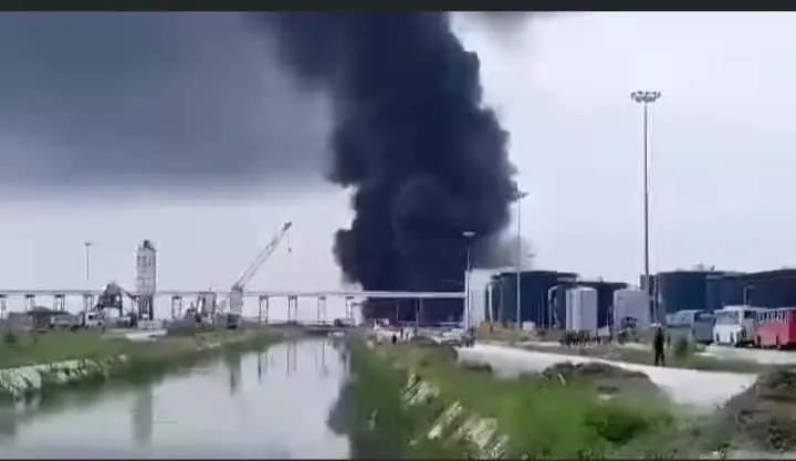 Fire reportedly razes Dangote refinery