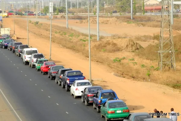 Nigerians groan over long fuel queues