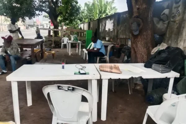LASIEC officials absent as Lagos voters await polls in Ikoyi, Obalende